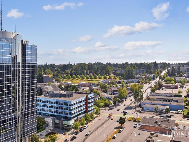 10777 University Dr Bright, Furnished 1 Bed + Den | 1 Bath Condo for Rent in Surrey City Point ! House for Rent