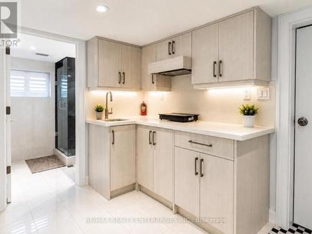 1078 Sawyer Avenue, Mississauga, ON, L5E 1K7 investment for lease | Listing ID W13453 | Royal LePage
