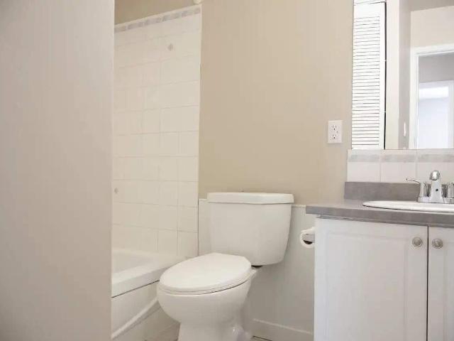 10725 109 St NW 1 Bedroom Apartment for Rent at 10725 109 St Nw, Edmonton, AB T5H 3B8 Central McDougall