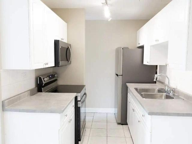 10725 109 St NW 1 Bedroom Apartment for Rent at 10725 109 St Nw, Edmonton, AB T5H 3B8 Central McDougall