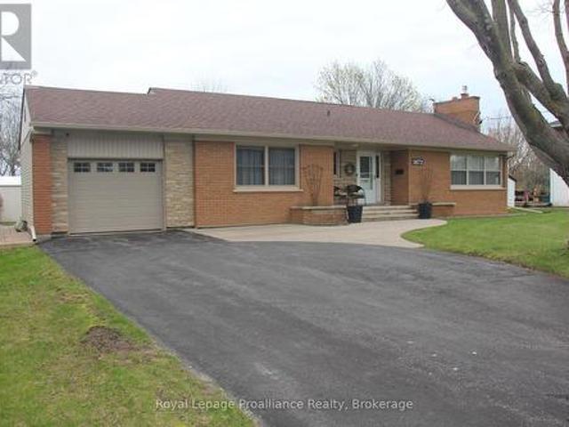 1072 Ontario Street, Cobourg, ON, K9A 3C7 house for sale | Listing ID X13450 | Royal LePage