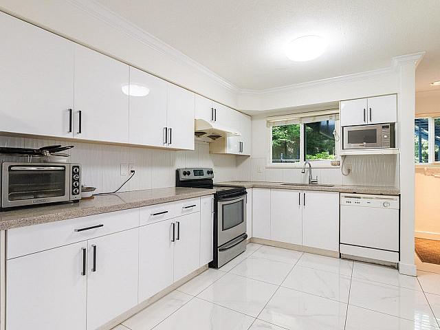 107 7881 120a Street Surrey, British Columbia