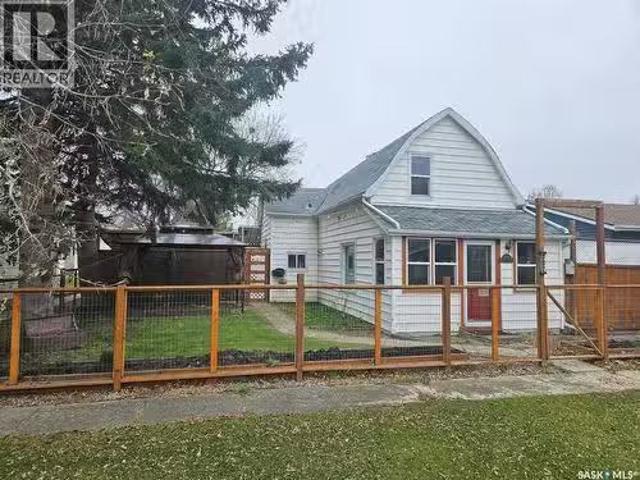 107 Carlyle Street, Arcola, SK, S0C 0G0 house for sale List.