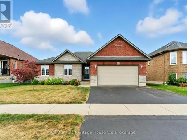 107 Applewood Street, Blandford Blenheim Plattsville, ON, N0J 1S0 house for sale | Listing ID X13532 | Royal LePage