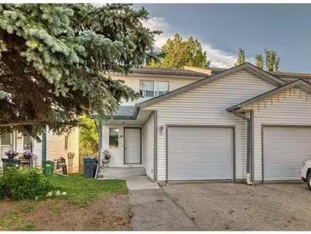 107 Strathaven Heights, Strathmore, AB, T1P 1P3 townhouse fo.