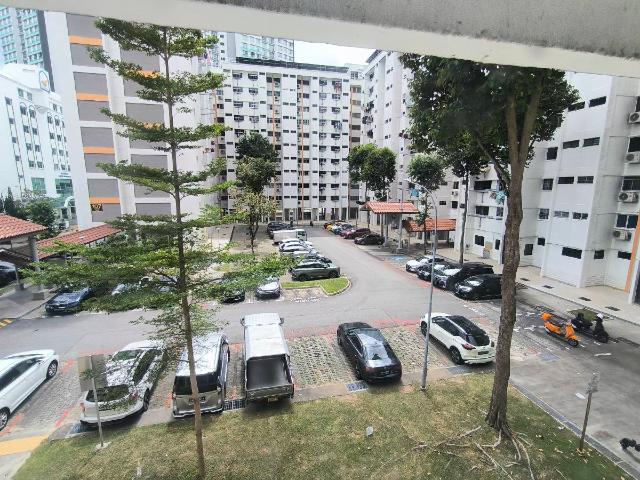 107 Towner Road HDB Apartment For Sale, $780,000, 3 Bed 2 Bath 1,130 sqft $690.00 psf