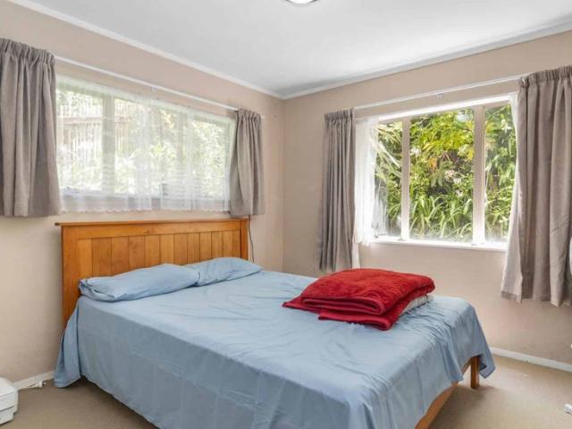 107a Lake Crescent