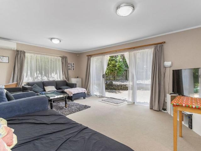 107a Lake Crescent