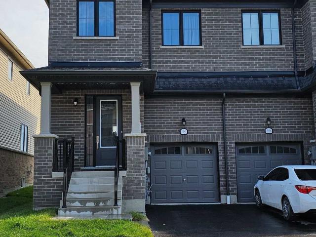 1084 lockie Drive, Oshawa | 3Beds/3Bath, Townhouse, $2,950/mo | Condos. Ca