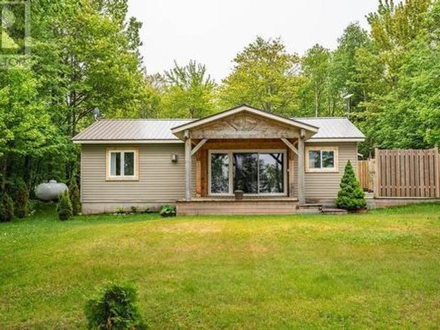 1088 Four Seasons Dr, Sault Ste. Marie, ON, P0S 1E0 house for sale | Listing ID SM261401 | Royal LePage