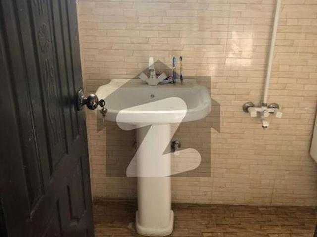 1080 Square 3rd Floor Feet Flat For Rent In Scheme 33 Saadi Town