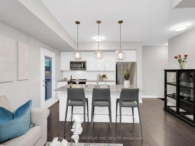 108 1 Main Street E, Milton | 2Beds/3Bath, Townhouse, $499,888 | Condos. Ca