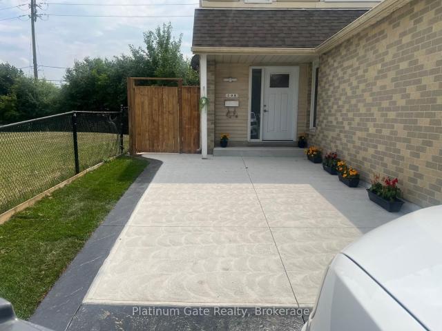 108 Courtleigh Square, Brampton | 3+1Beds/3Bath, Townhouse, $2,950/mo | Condos. Ca