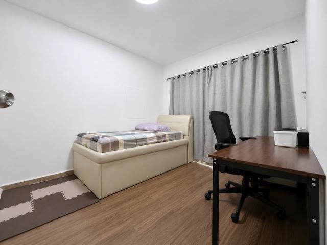 108 Gangsa Road HDB Apartment For Sale, $400,000, 2 Bed 2 Bath 785 sqft $510.00 psf