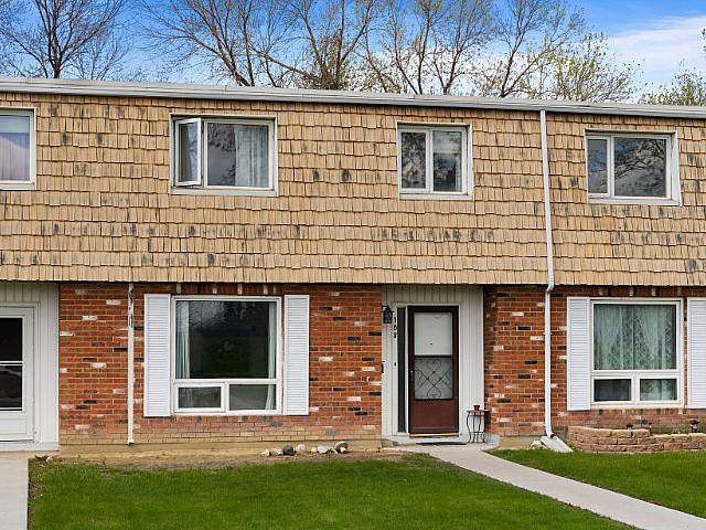 108 Oakview Dr Charming Condo Located In Uplands