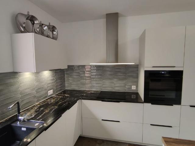 108 m²