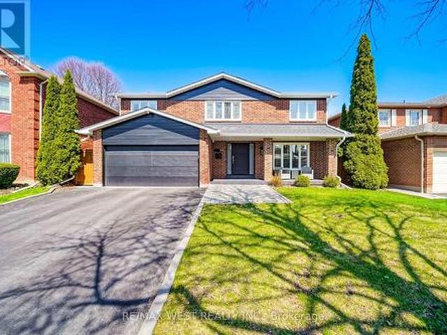 108 Poplar Heights Drive, Toronto, ON, M9A 4Z4 house for sale | Listing ID W13040 | Royal LePage