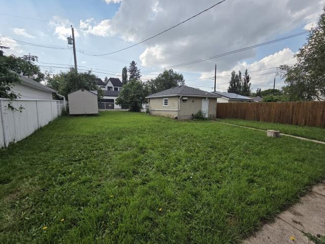 10972 131 Street 4 Bedroom Apartment for Rent at 10972 131 St Nw, Edmonton, AB T5M 1B6 Westmount