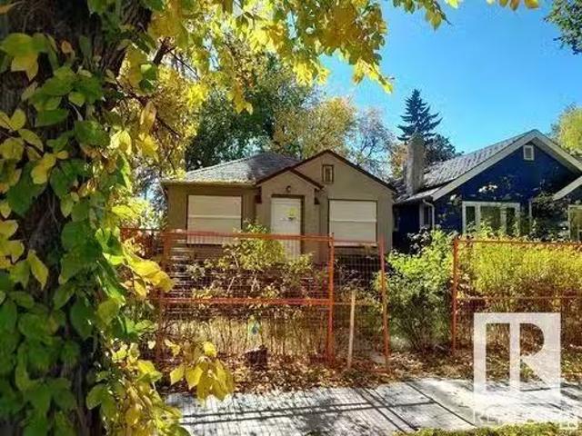 10903 79 Avenue, Edmonton, AB, T6G 0P1 vacant land for sale.