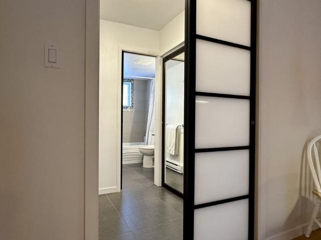 1093 Rue Saint André