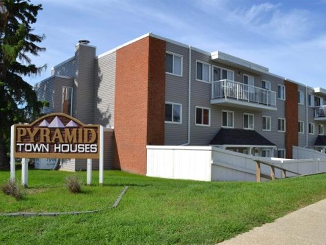 109 1453 Street, Edmonton, AB, T5A 3K5 townhouse for sale | Listing ID E4496 | Royal LePage