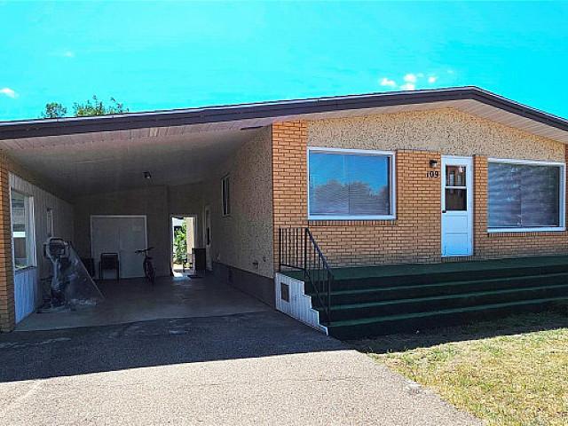 109 5th Avenue Maple Creek, Saskatchewan
