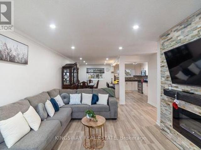 109 Ashton Crescent, Brampton, ON, L6S 3J9 townhouse for sale | Listing ID W12129 | Royal LePage