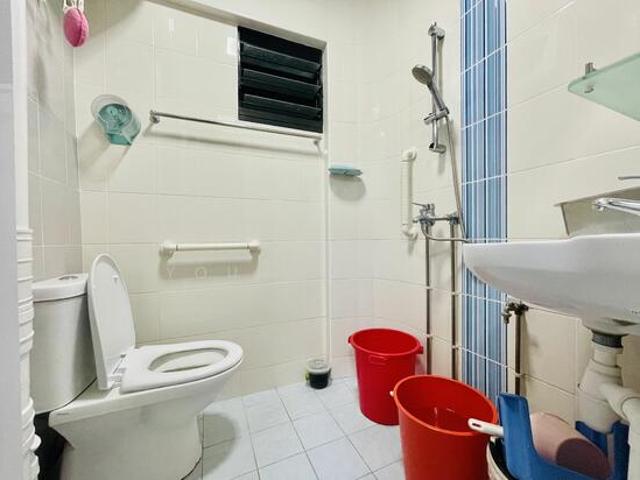 109 Hougang Avenue 1 HDB Apartment Room Rental, $850, 1 Bed 1 Bath 108 sqft $7.87 psf