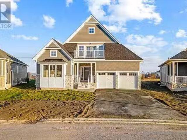 109 Laurens Lane, Georgian Bluffs, ON, N0H 1S0 house for sal.