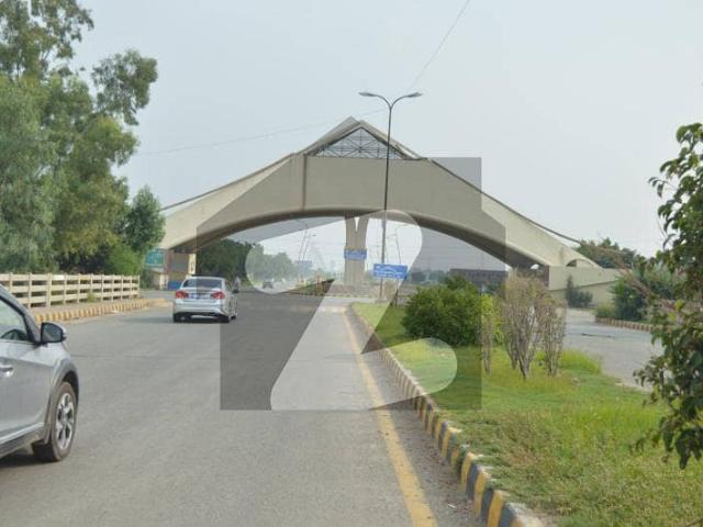 10.67 marla commercial plot for sale in block b