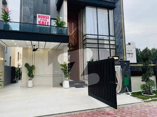 10.77 Marla Architect Designer house for sale hot location