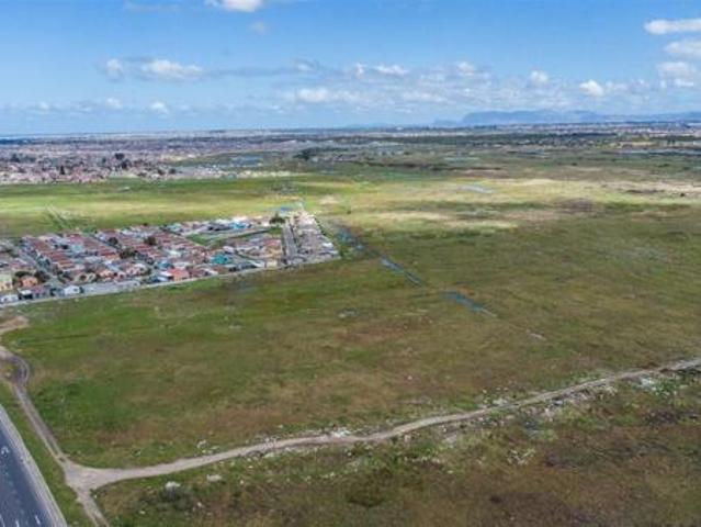 10.9 ha Land available in Highgate