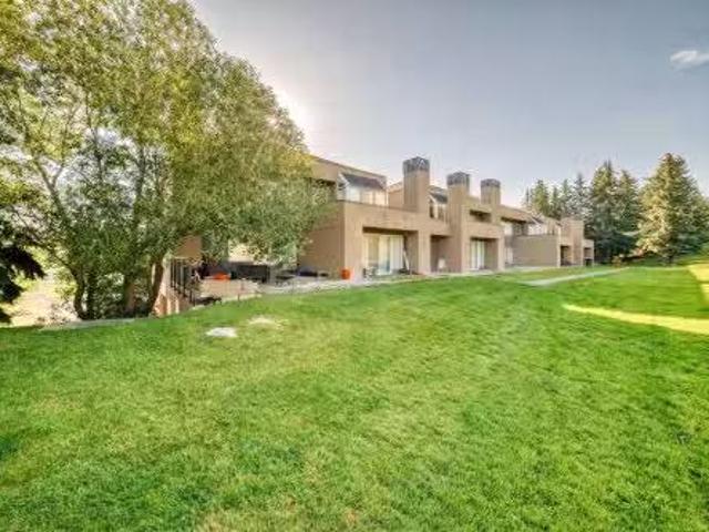 10 305 Village Mews Sw, Calgary, AB, T3H 2L3 condo for sale.