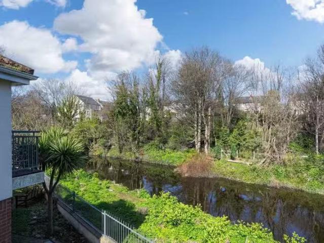 10 The Falls, Dodder Road Lower, Rathfarnham, Dublin 14, D14N5.