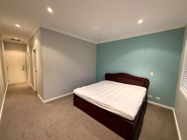 10 Tuangi Street, Long Bay, North Shore City