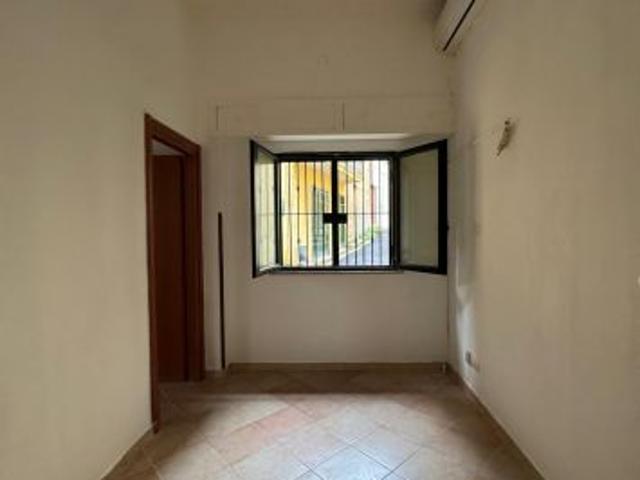 10 V078 Vendesi appartamento ristrutturato pressi Piazza Sepolcro Bagheria