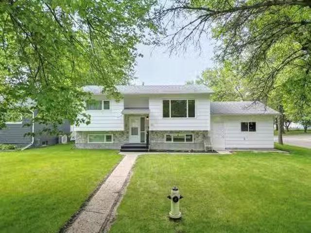 10 Wakomma Drive, Brandon, MB, R7B 3A4 house for sale Listi.