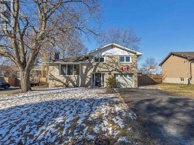 10 Westfield Drive, Loyalist 54 Amherstview, ON, K7N 1M9 house for sale | Listing ID X12073 | Royal LePage