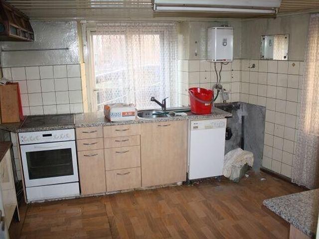 10 Zimmer Einfamilienhaus / house with 10 rooms
