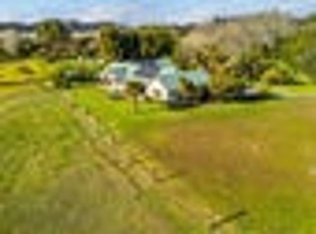 10 Acre Farmlet: The Ultimate Family & Horse Haven