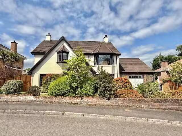 10 Ashgrove Park