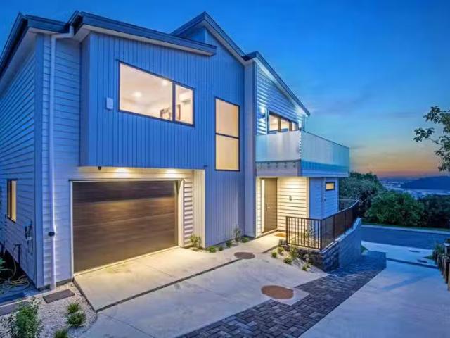 10 Arcadia Crescent, Glenfield, North Shore City For Sale