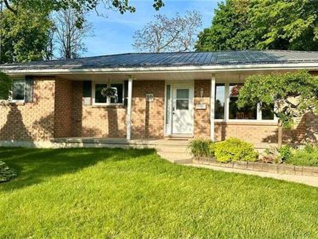 10 Baltic Circle, Waterford, ON, N0E 1Y0 house for sale | Listing ID 40842 | Royal LePage