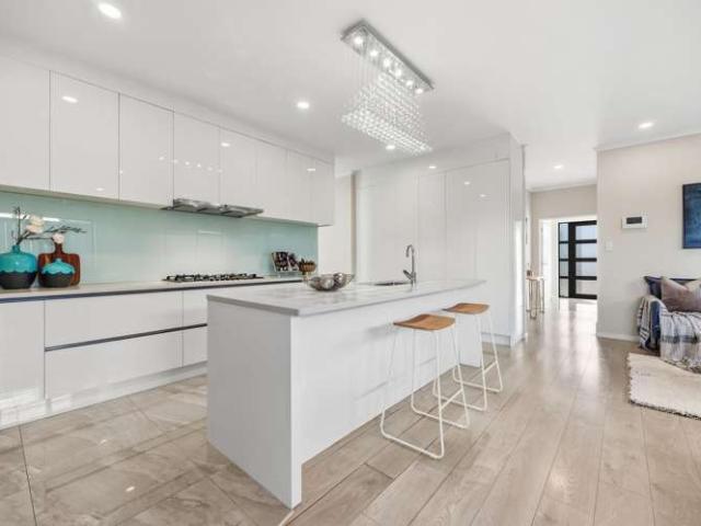 10 Ballinabreen Road, Flat Bush, Manukau City