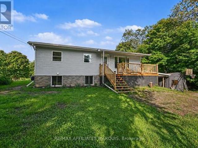 10 Bay Road, Rideau Lakes, ON, K0G 1L0 house for sale | Listing ID X13709 | Royal LePage