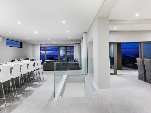 10 Bed House in Camps Bay