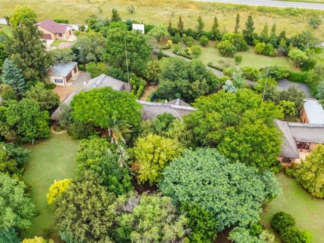 10 Bed House in Ruimsig