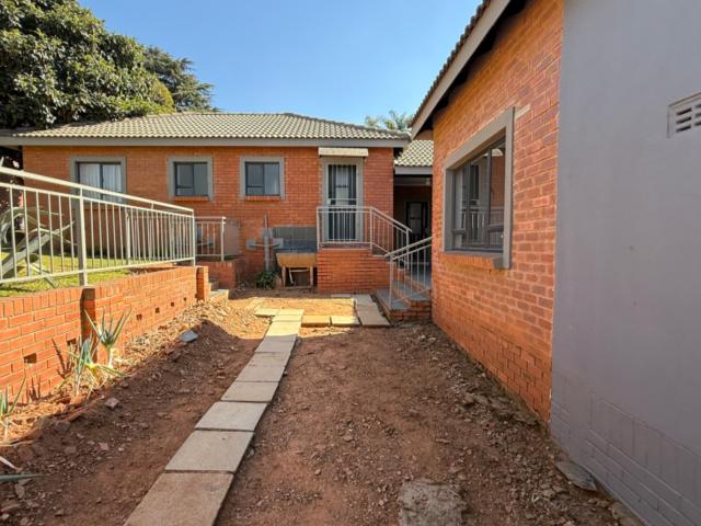 10 Bedroom House For Sale in Cyrildene