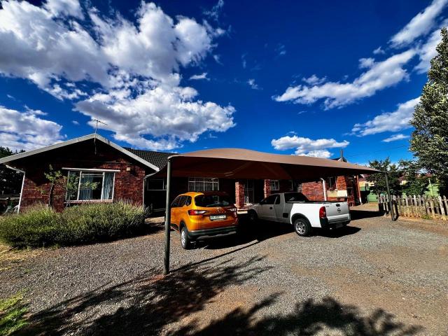 10 Bedroom House For Sale in Langenhovenpark