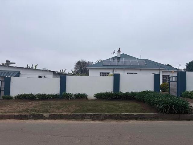 10 Bedroom House in Mthatha Outlying